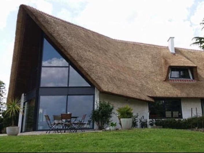 Toit de chaume moderne